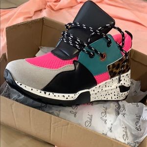 Cute 90s style shoes never worn